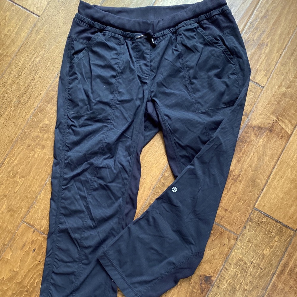 Lululemon Cropped Studio Pant - sz 12